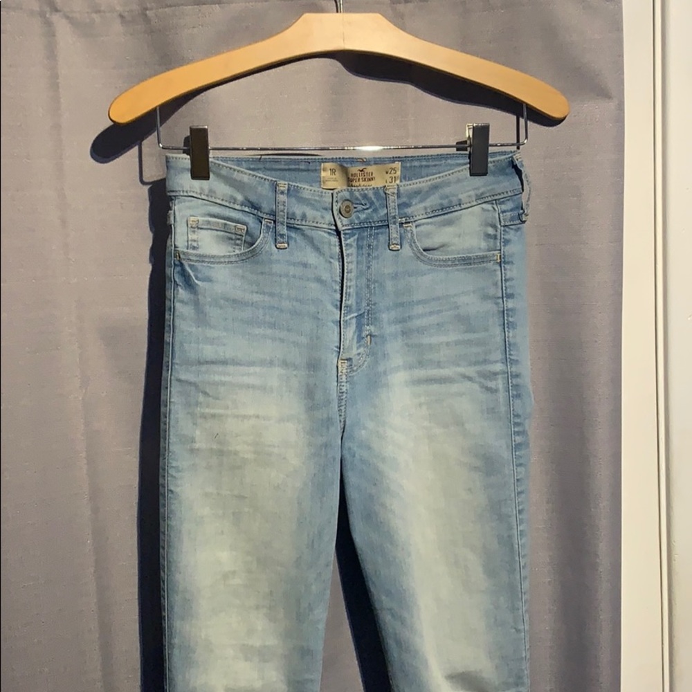 Hollister light wash skinny jeans